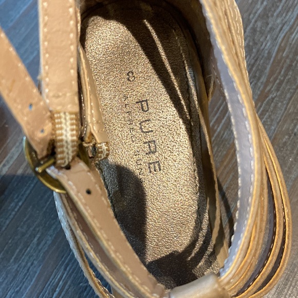 2/$25. Ladies pure by Alfred Sung shoes in size 8. Almost new. - Picture 7 of 9